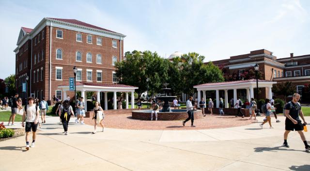 Students walking across Beale Plaza